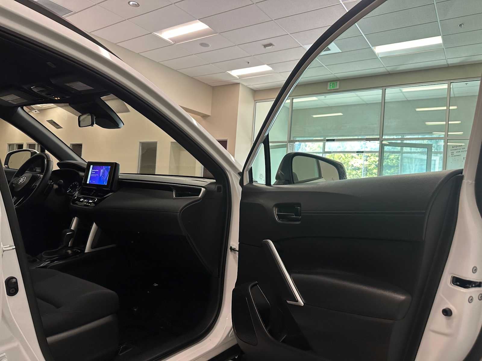 2024 Toyota Corolla Cross Hybrid SE