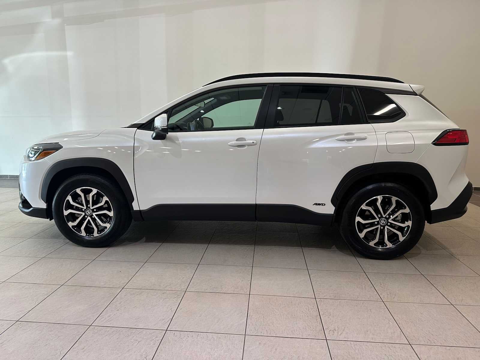 2024 Toyota Corolla Cross Hybrid SE