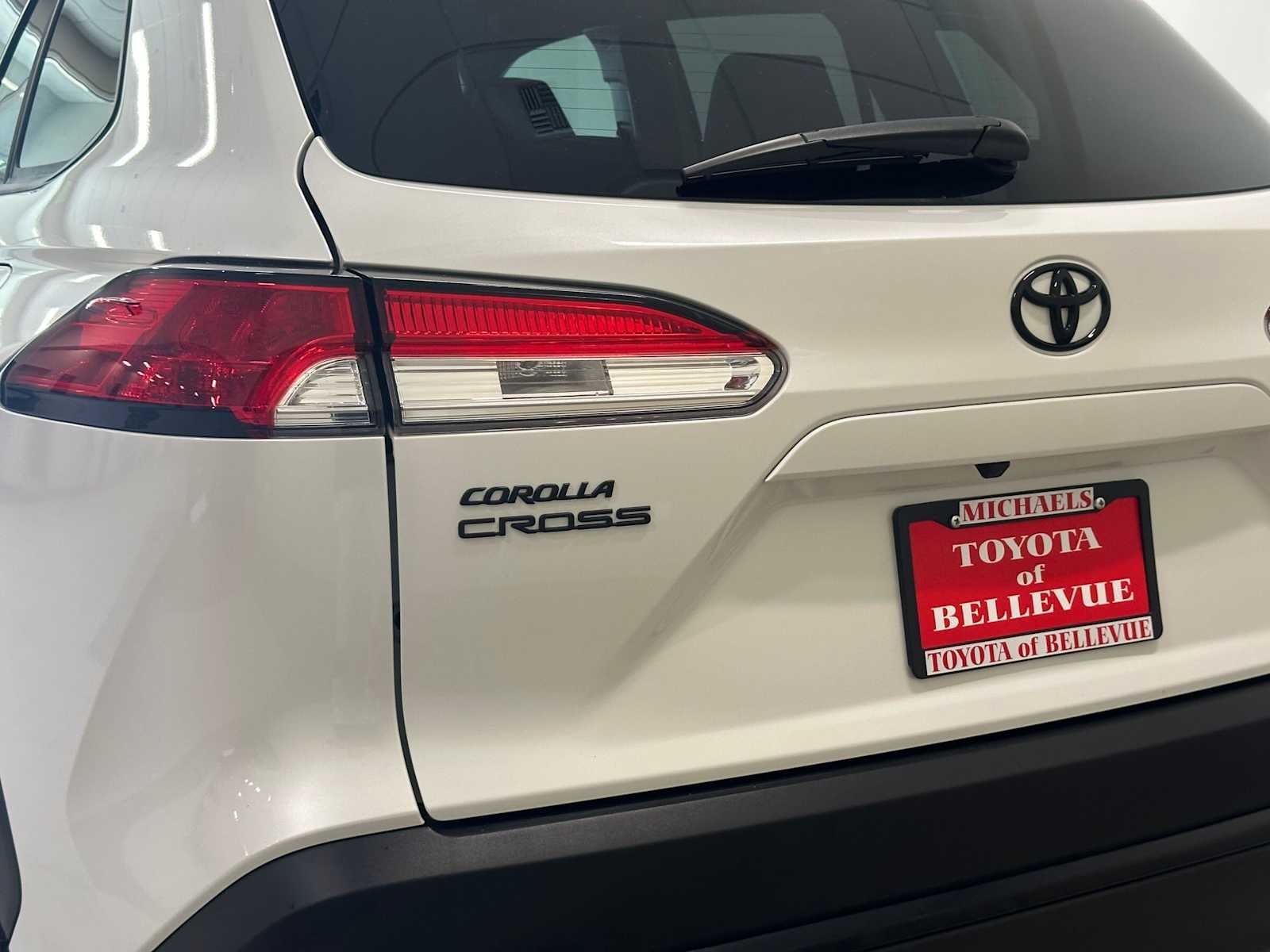 2024 Toyota Corolla Cross Hybrid SE