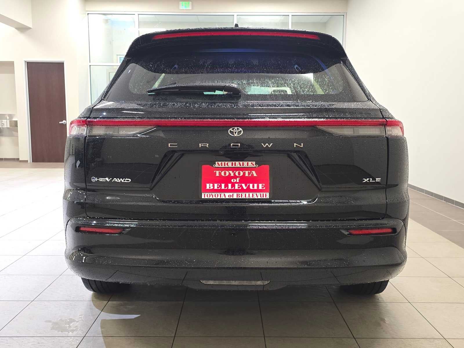 2025 Toyota Crown Signia XLE