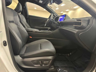 2025 Toyota Crown Signia Limited