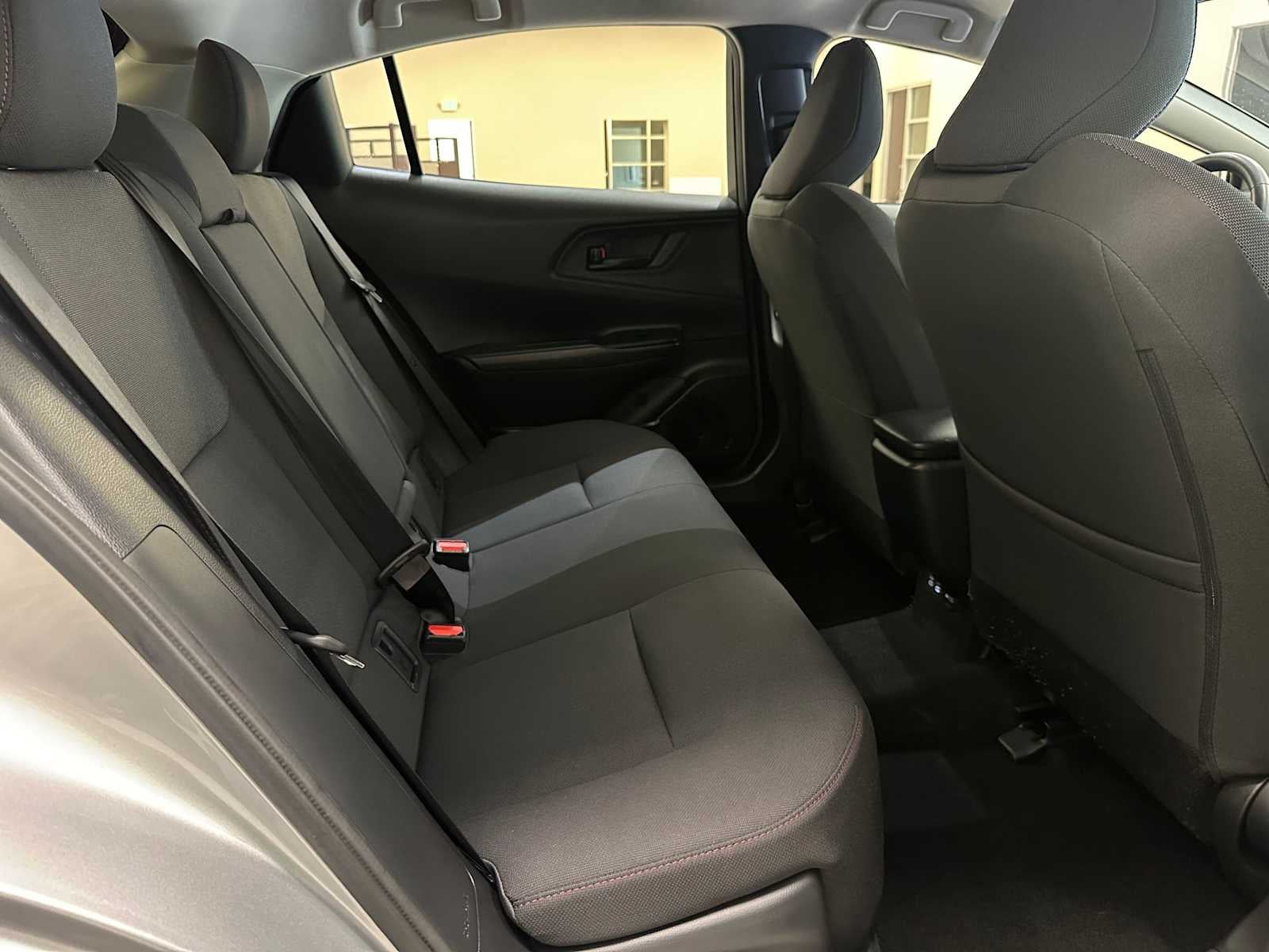 2024 Toyota Prius Prime SE - Photo 24