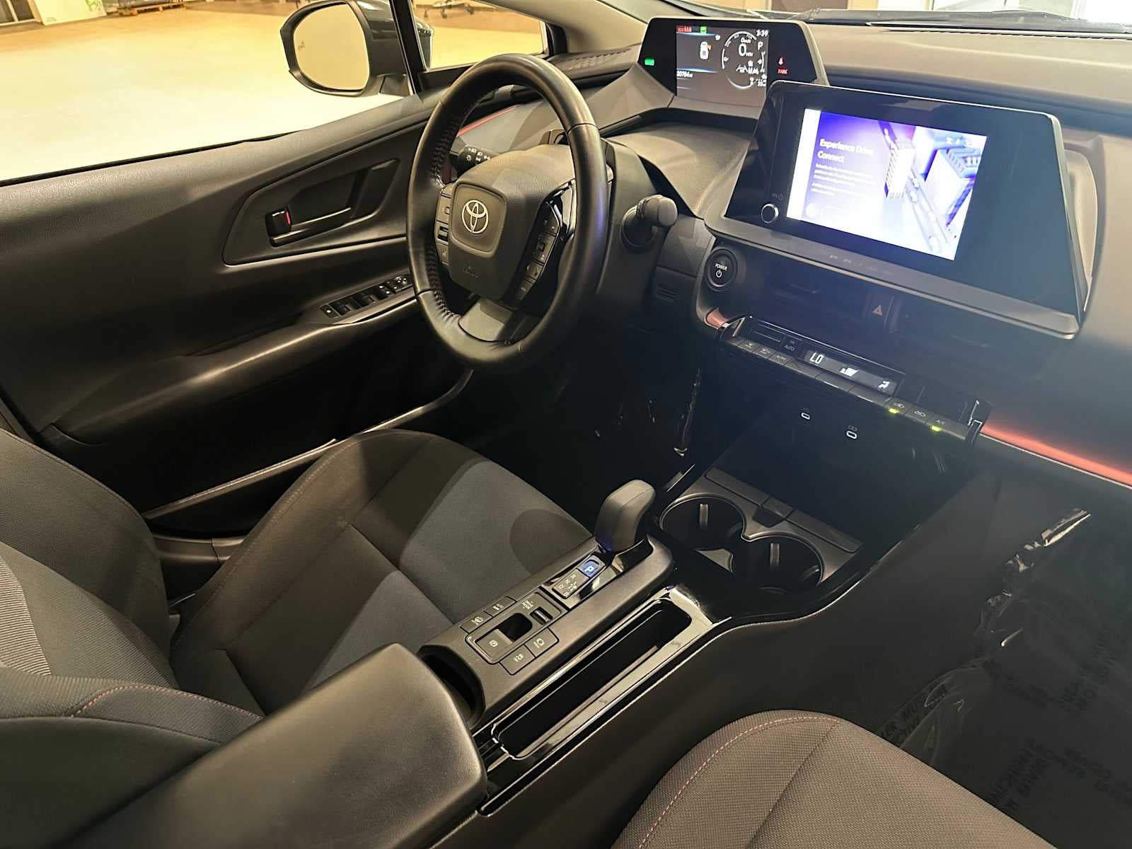 2024 Toyota Prius Prime SE - Photo 28