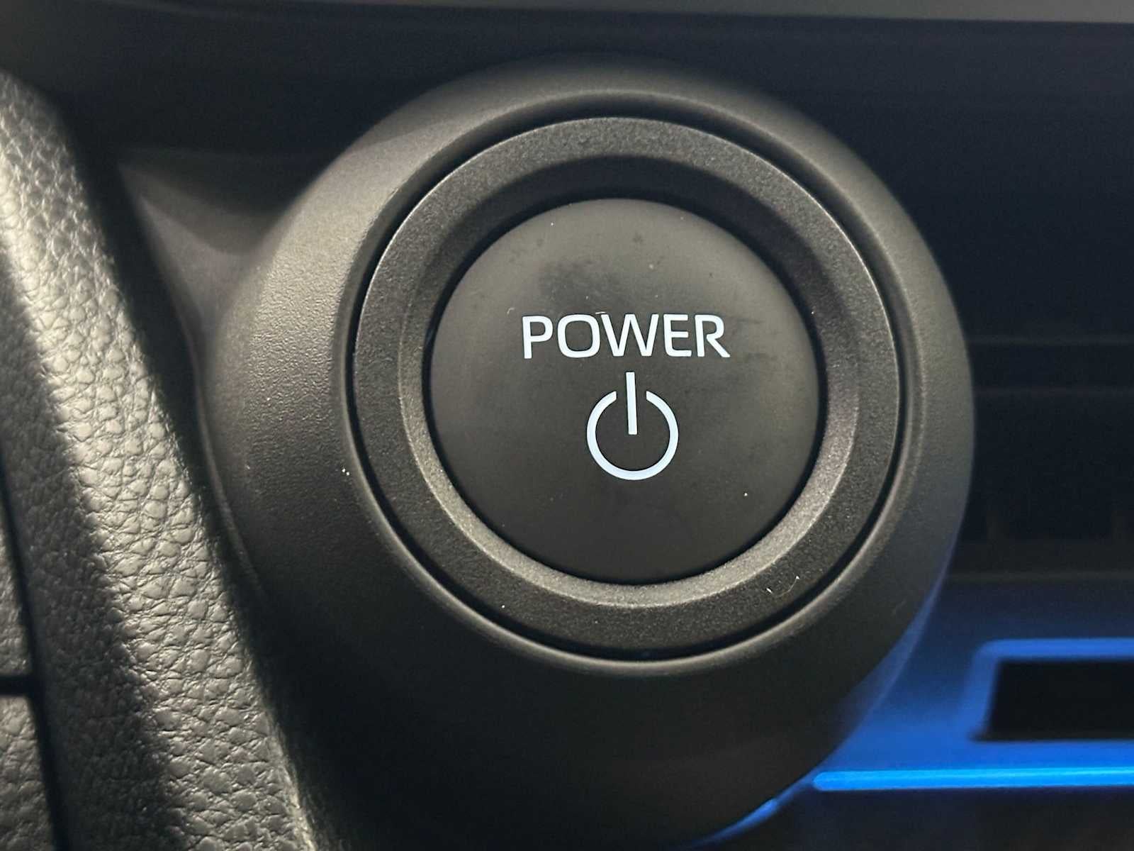 2025 Toyota Prius XLE