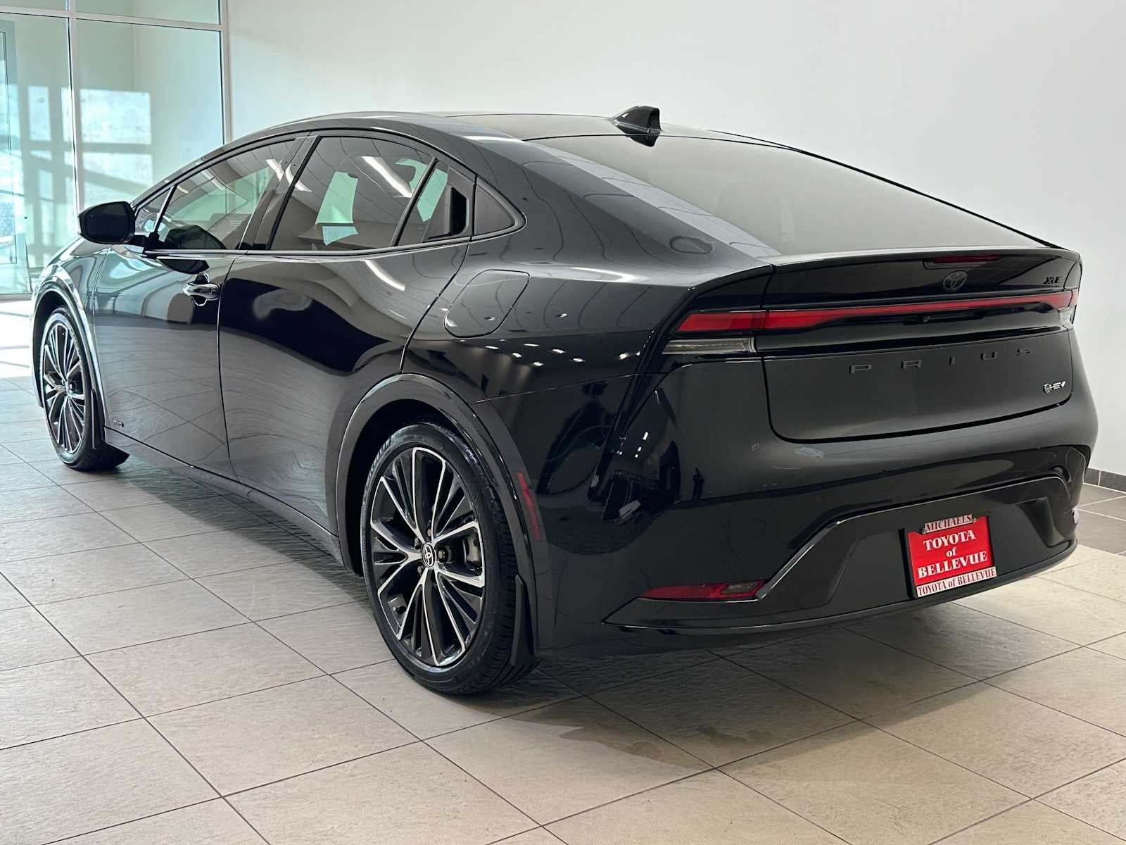 2025 Toyota Prius XLE