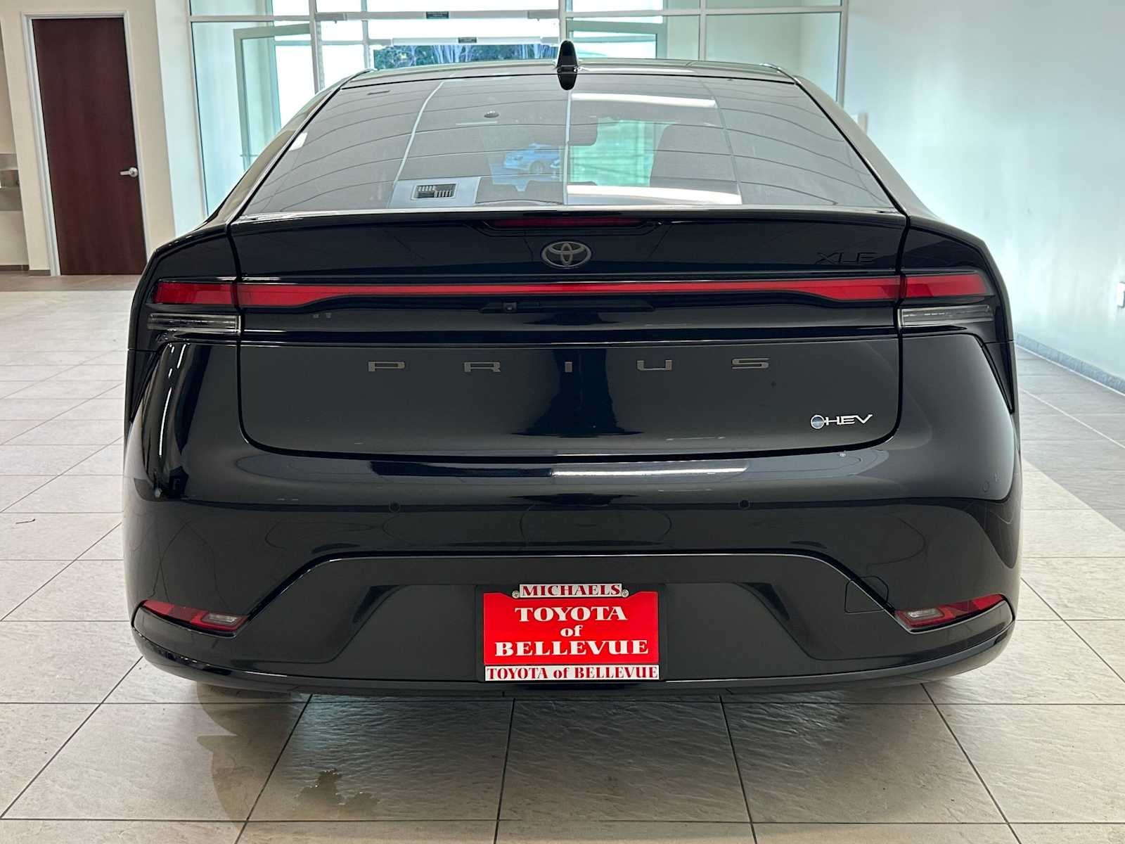 2025 Toyota Prius XLE