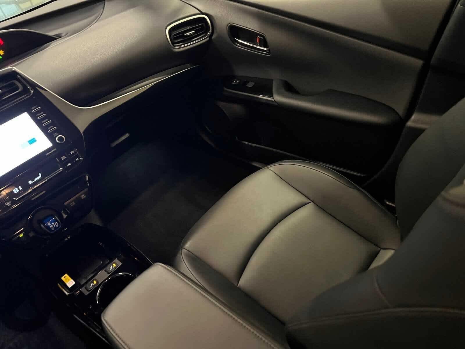 2022 Toyota Prius XLE