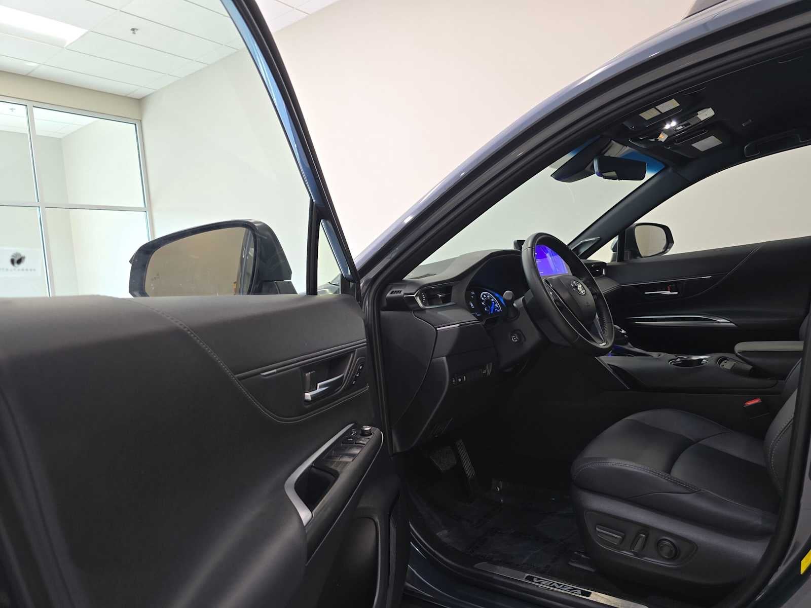 2023 Toyota Venza XLE