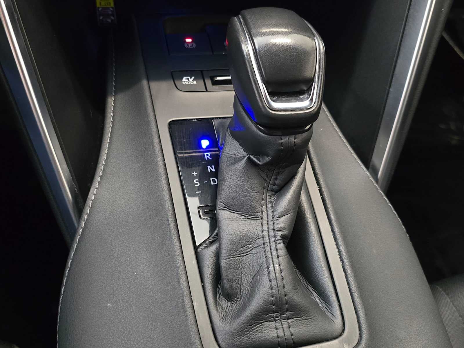 2024 Toyota Venza LE