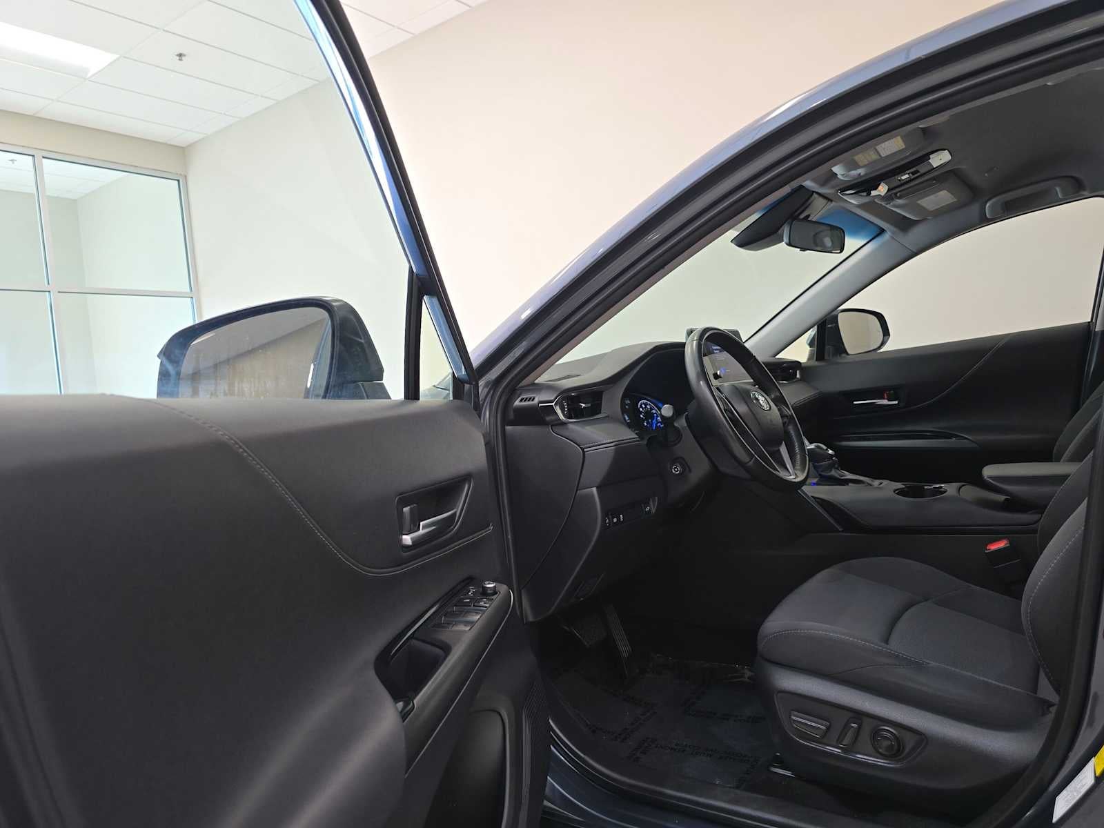 2024 Toyota Venza LE