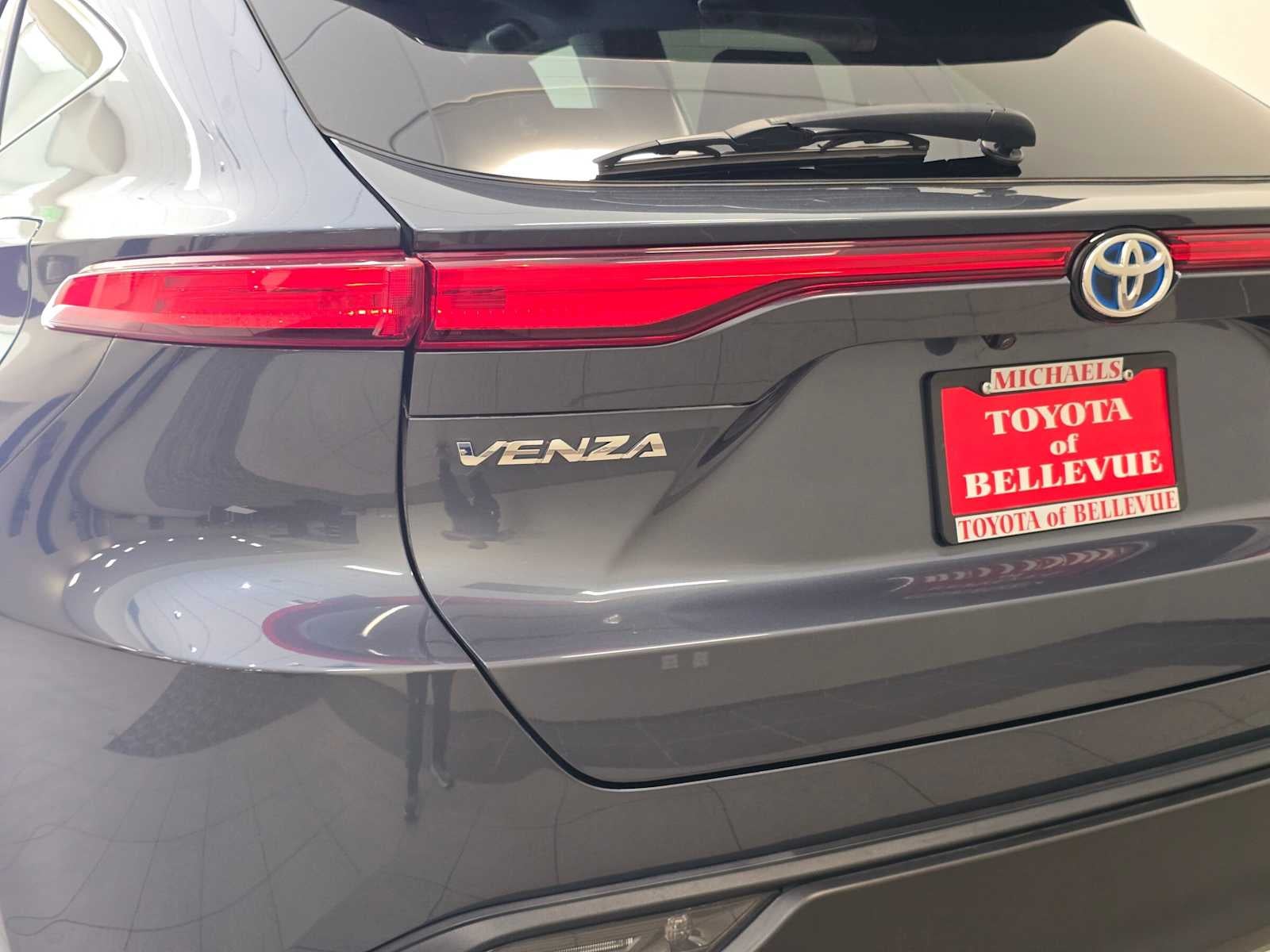 2024 Toyota Venza LE