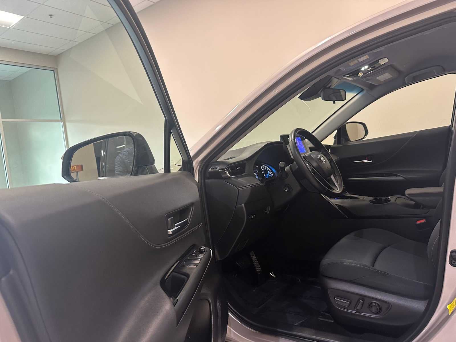 2024 Toyota Venza LE