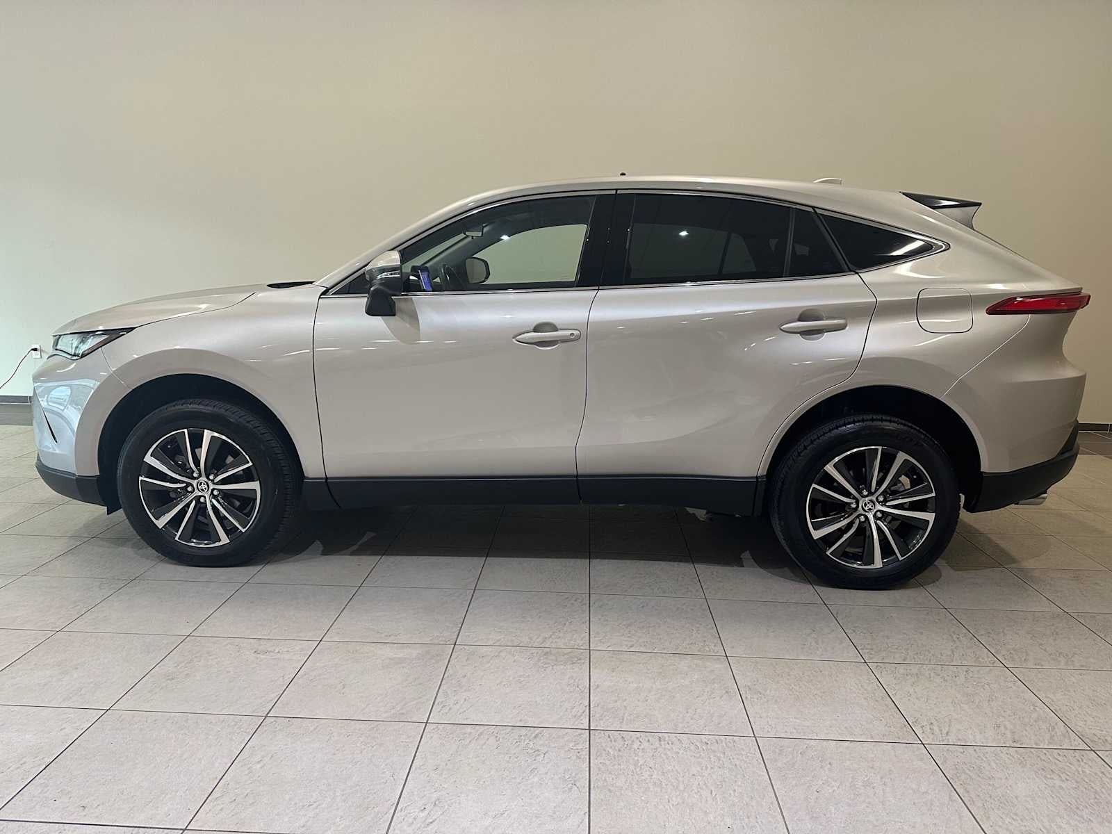 2024 Toyota Venza LE