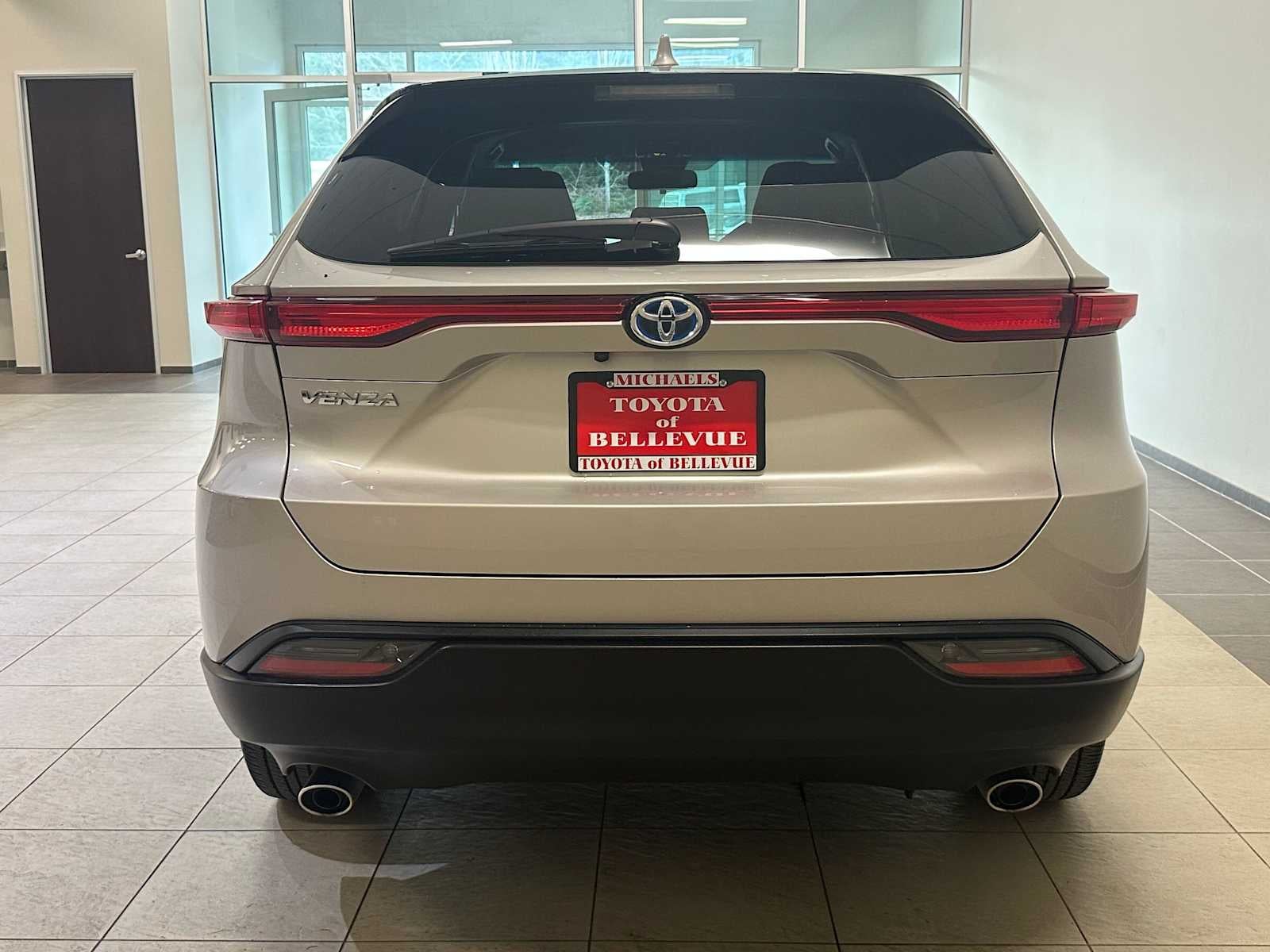 2024 Toyota Venza LE