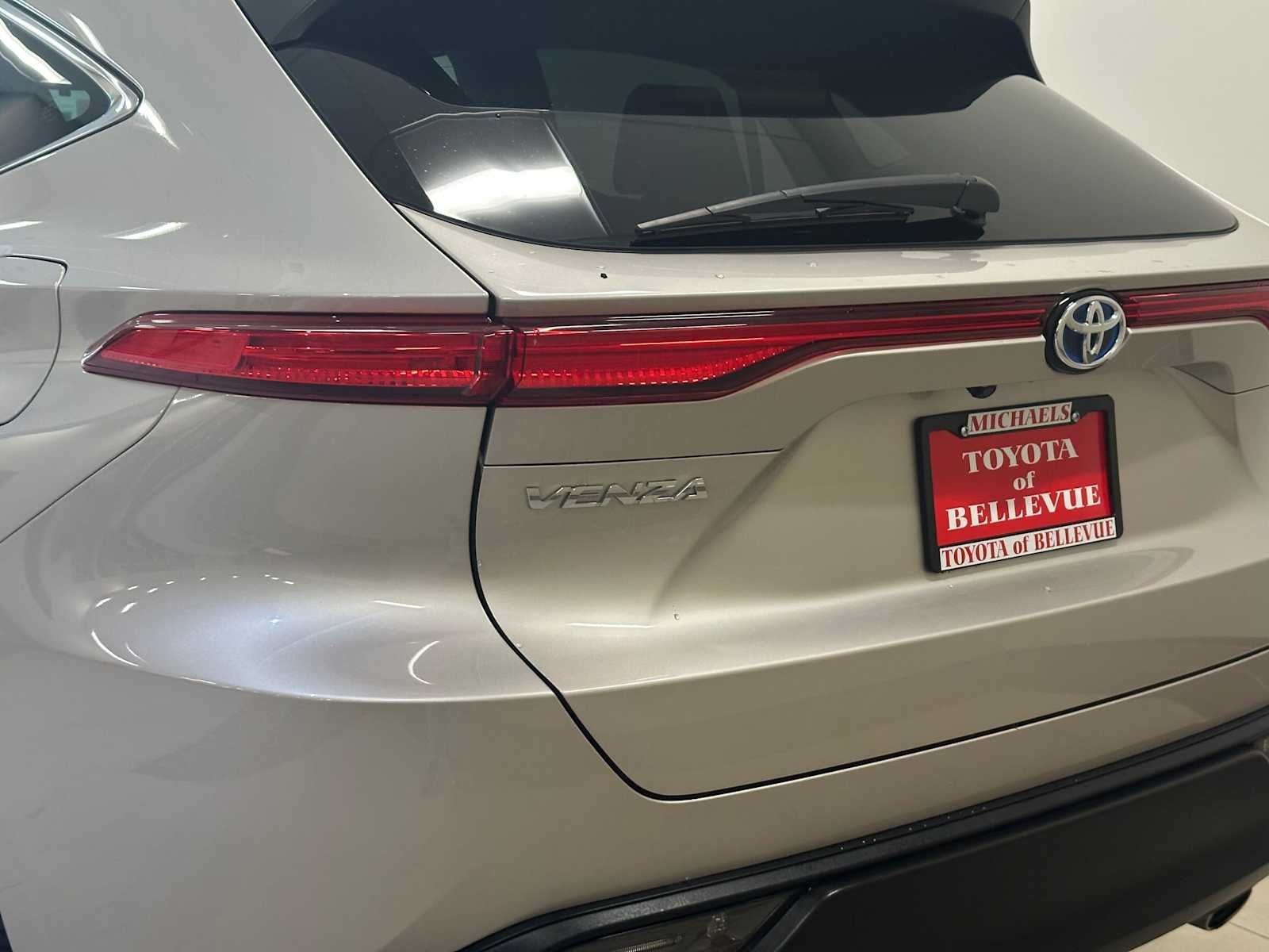2024 Toyota Venza LE