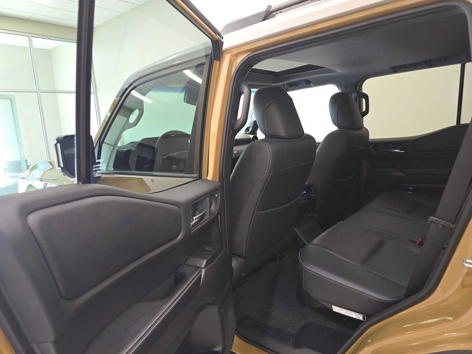 2025 Toyota Land Cruiser 4WD (Natl)