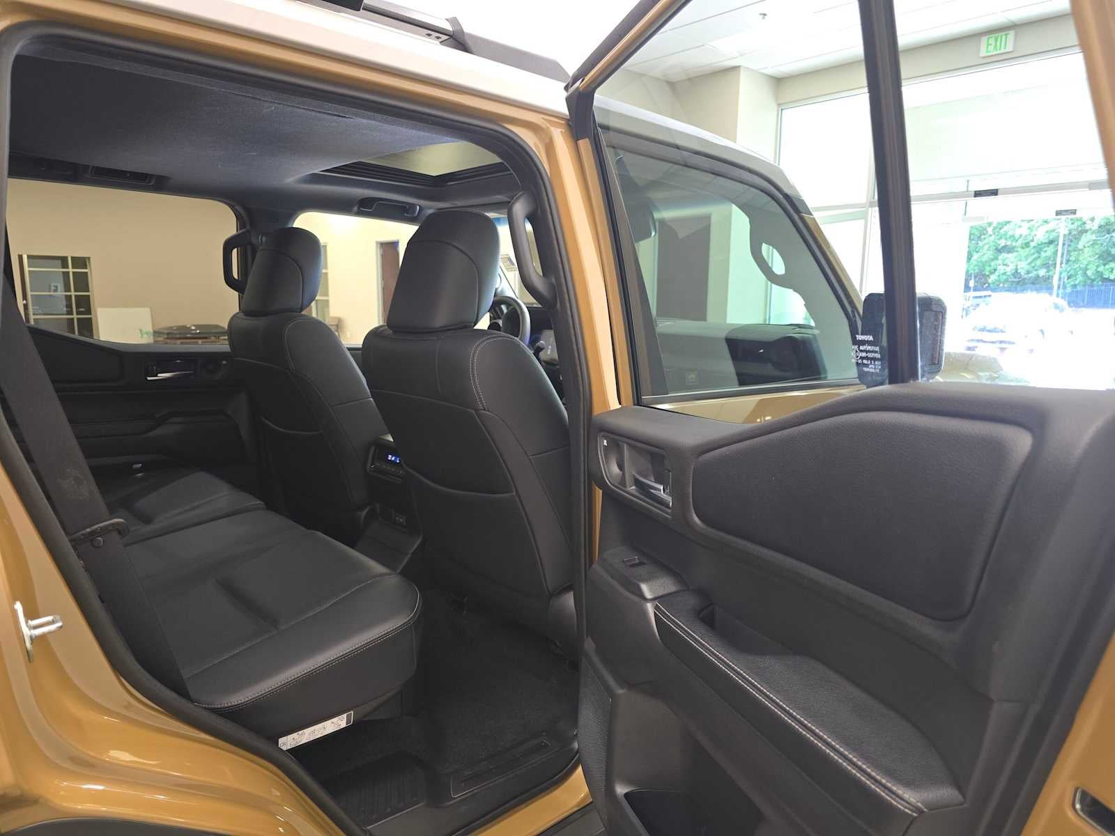 2025 Toyota Land Cruiser 4WD (Natl)