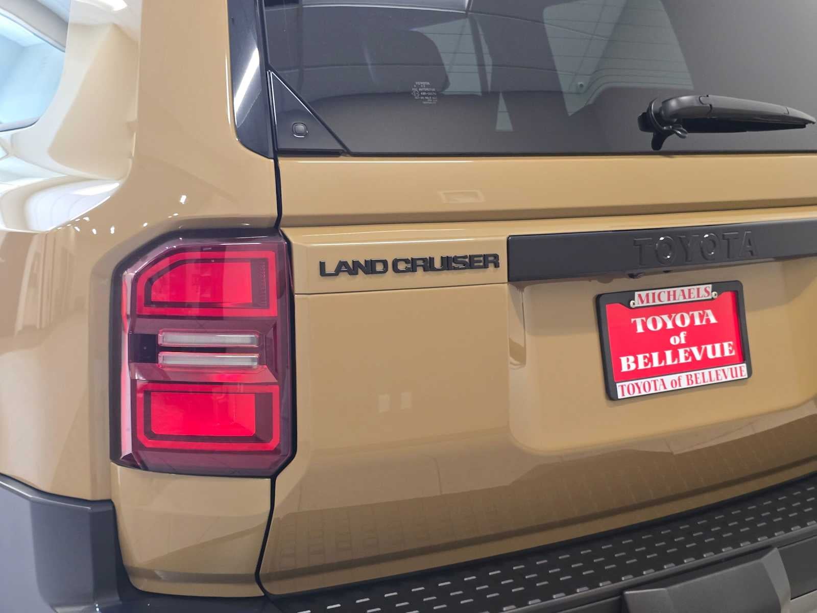 2025 Toyota Land Cruiser 4WD (Natl)