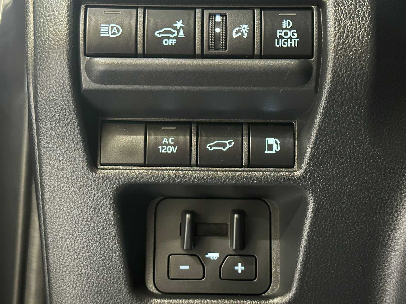 2025 Toyota Land Cruiser 4WD (Natl)