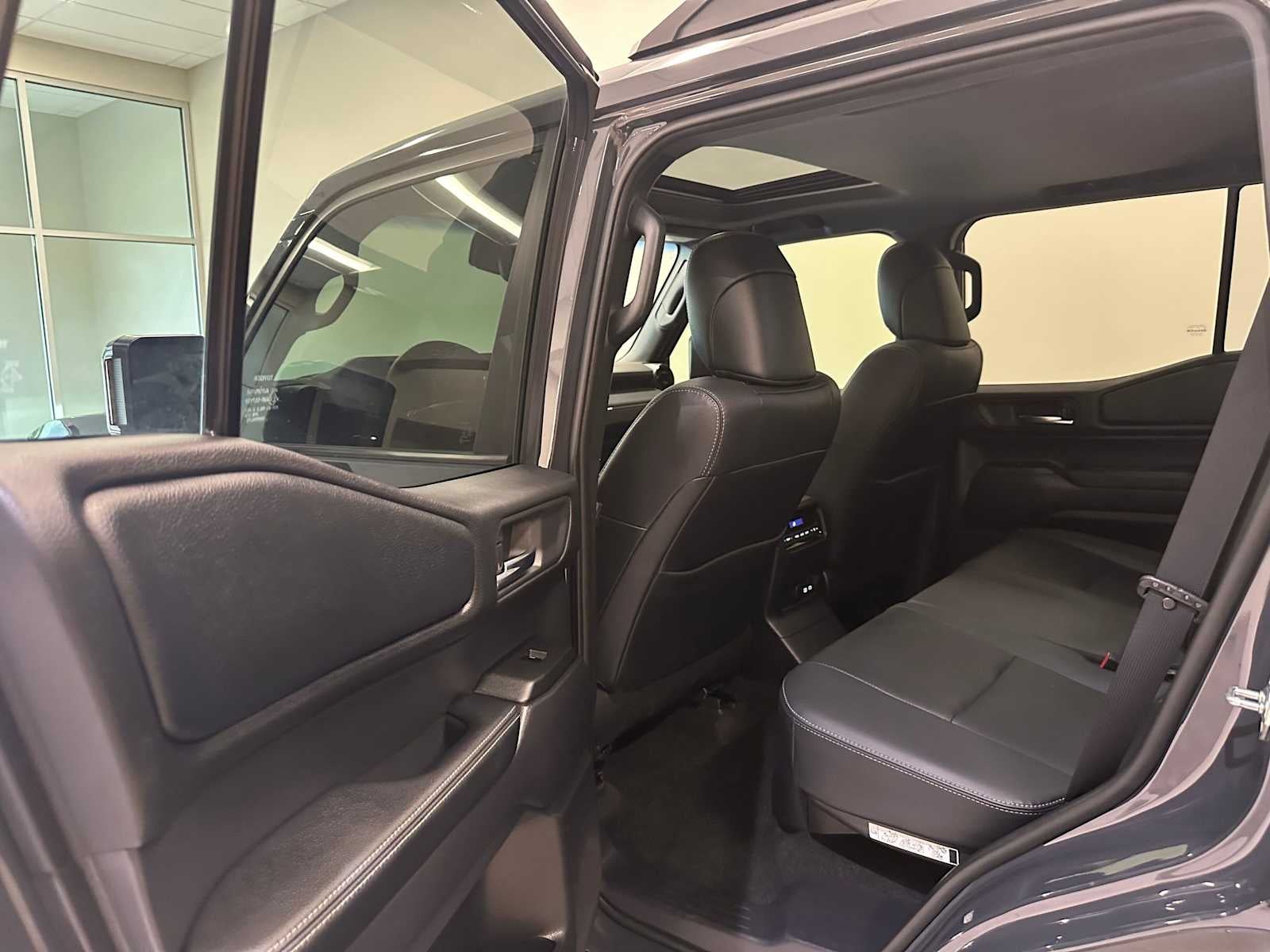 2025 Toyota Land Cruiser 4WD (Natl)