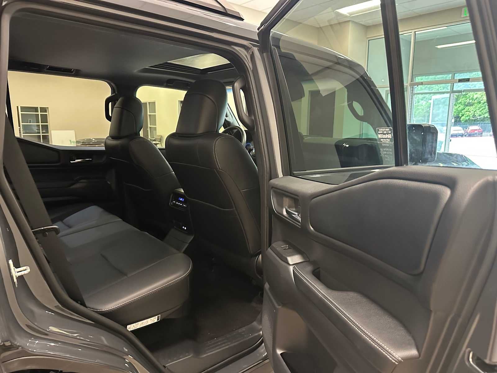 2025 Toyota Land Cruiser 4WD (Natl)