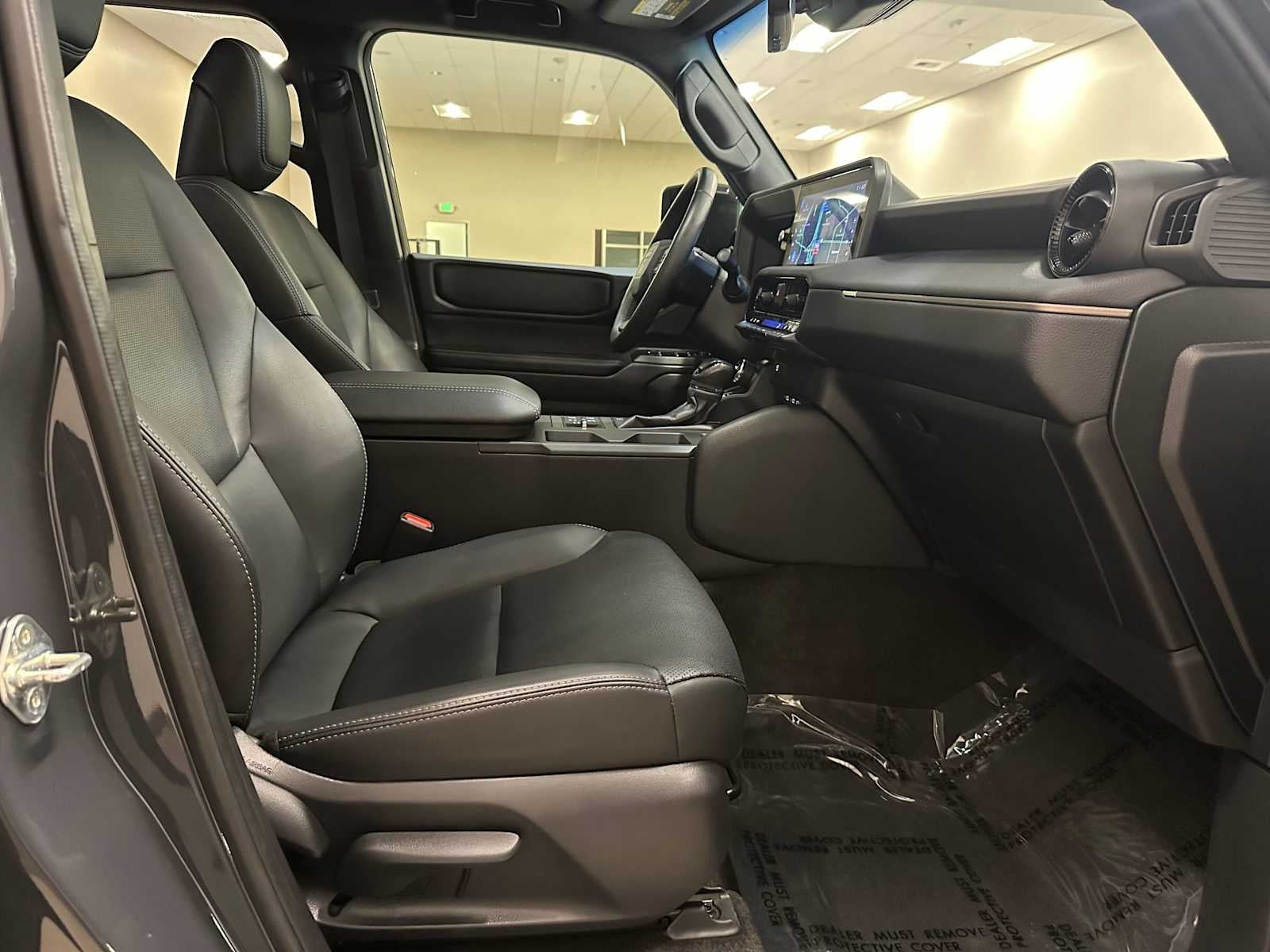 2025 Toyota Land Cruiser 4WD (Natl)