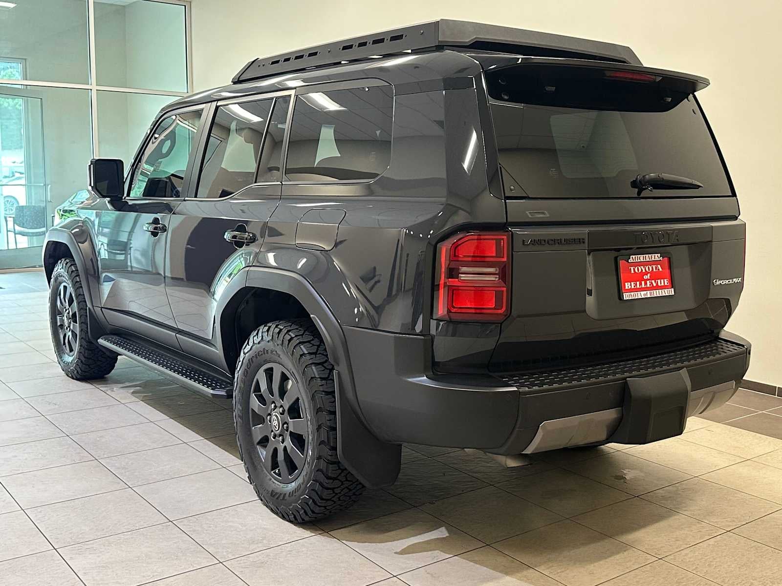 2025 Toyota Land Cruiser 4WD (Natl)