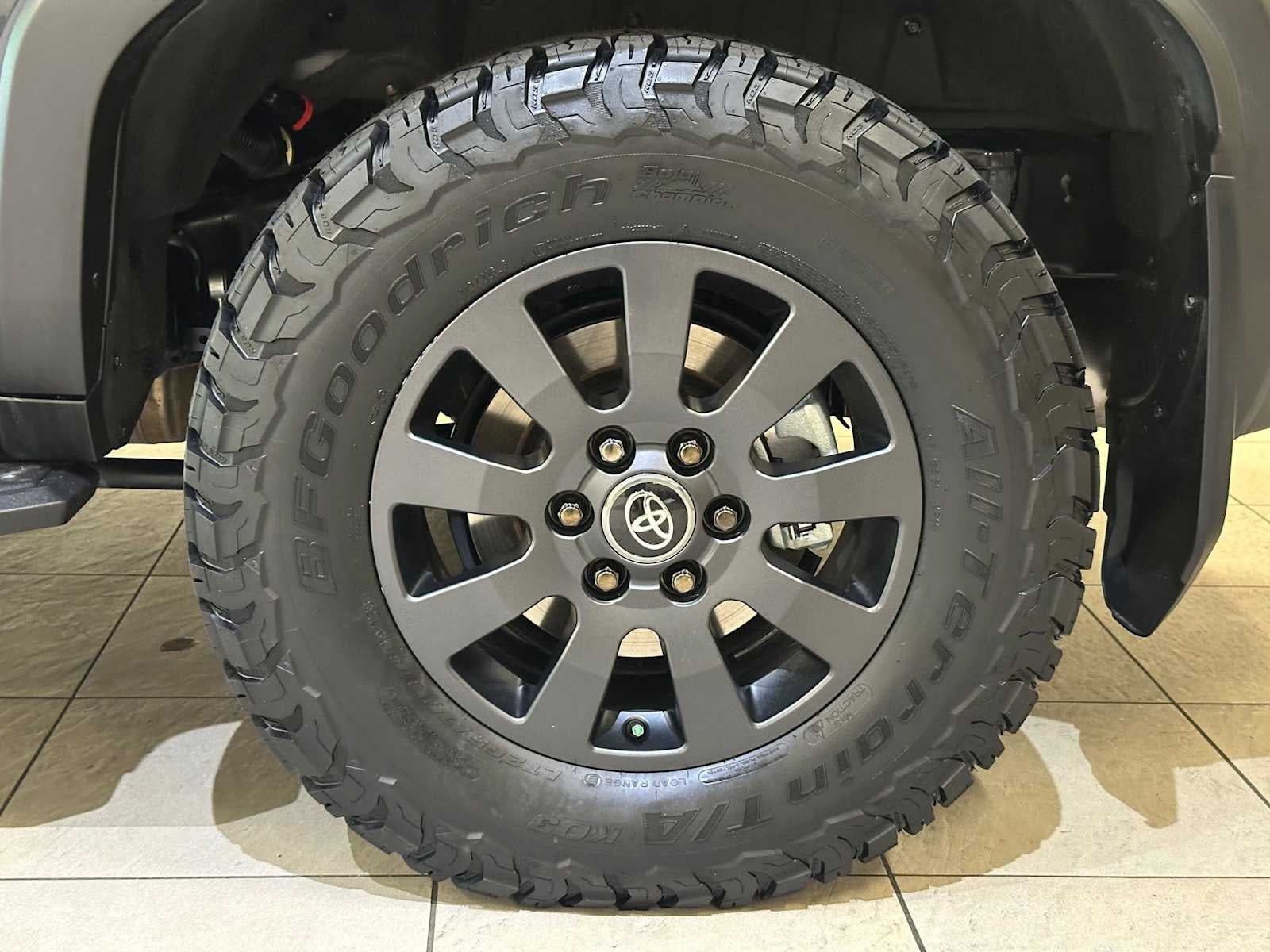 2025 Toyota Land Cruiser 4WD (Natl)