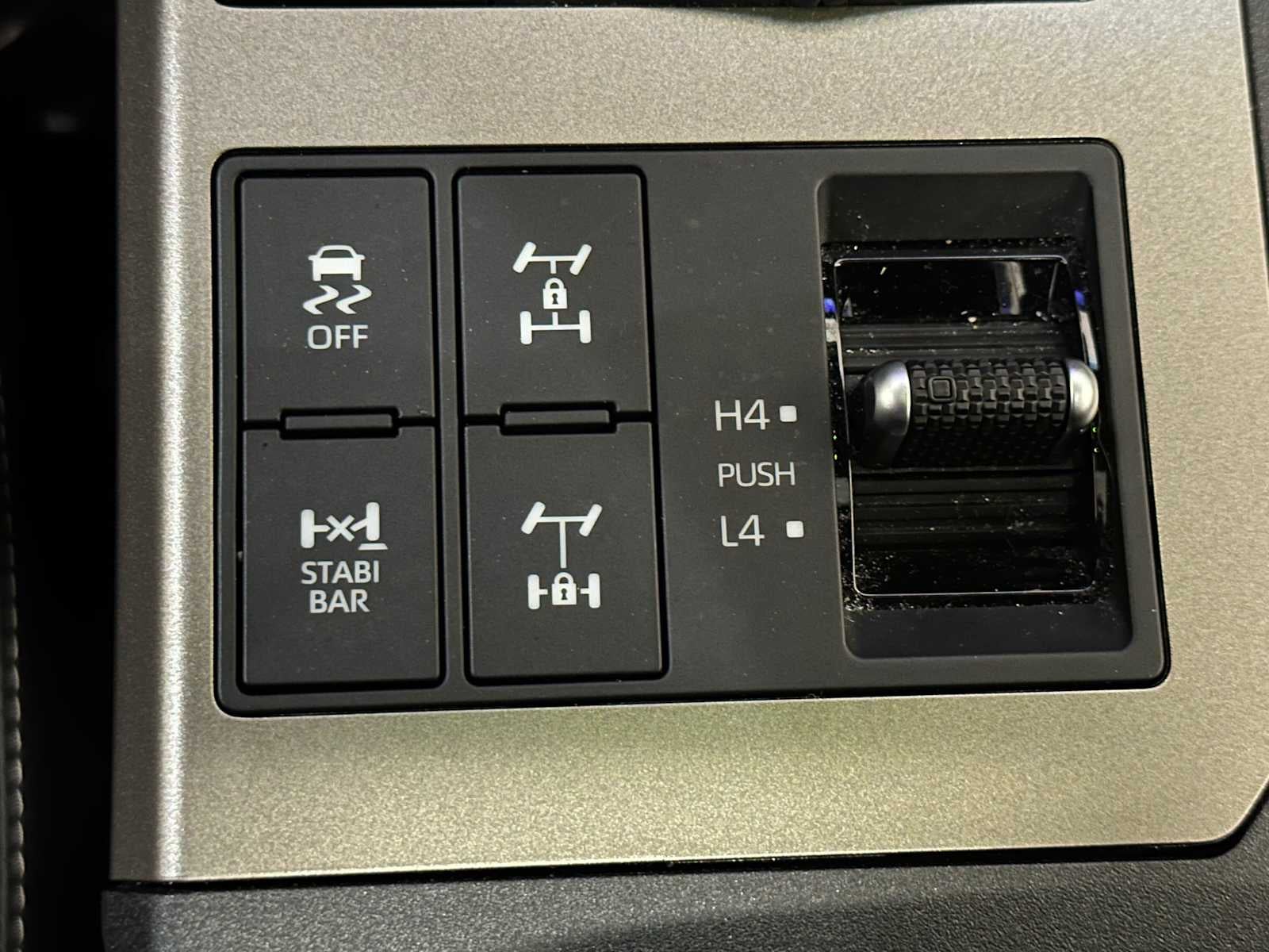2024 Toyota Land Cruiser 4WD (Natl)