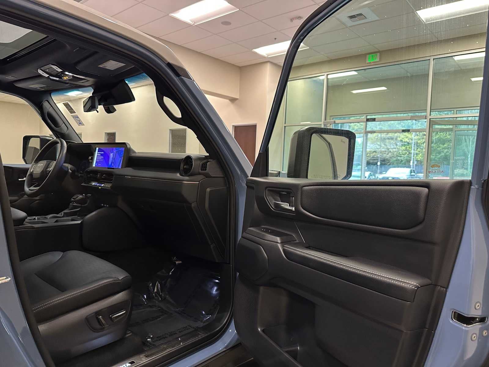 2024 Toyota Land Cruiser 4WD (Natl)