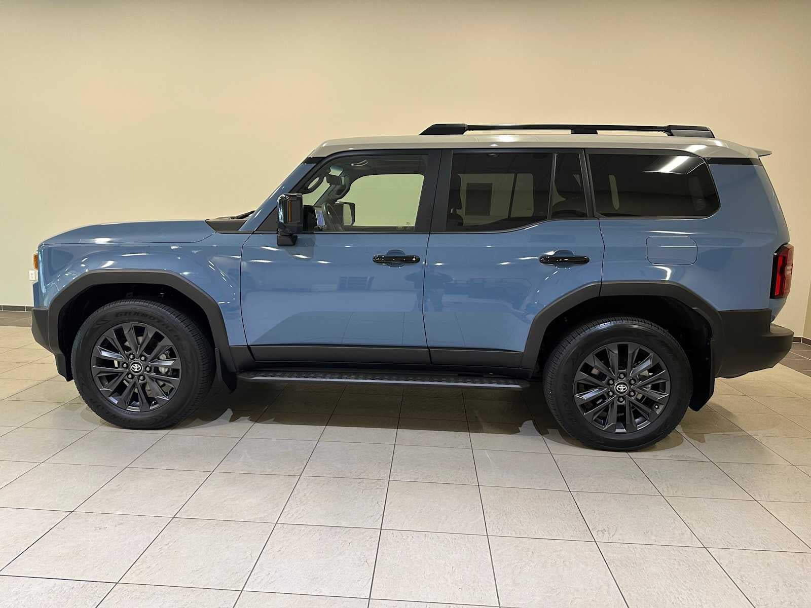 2024 Toyota Land Cruiser 4WD (Natl)
