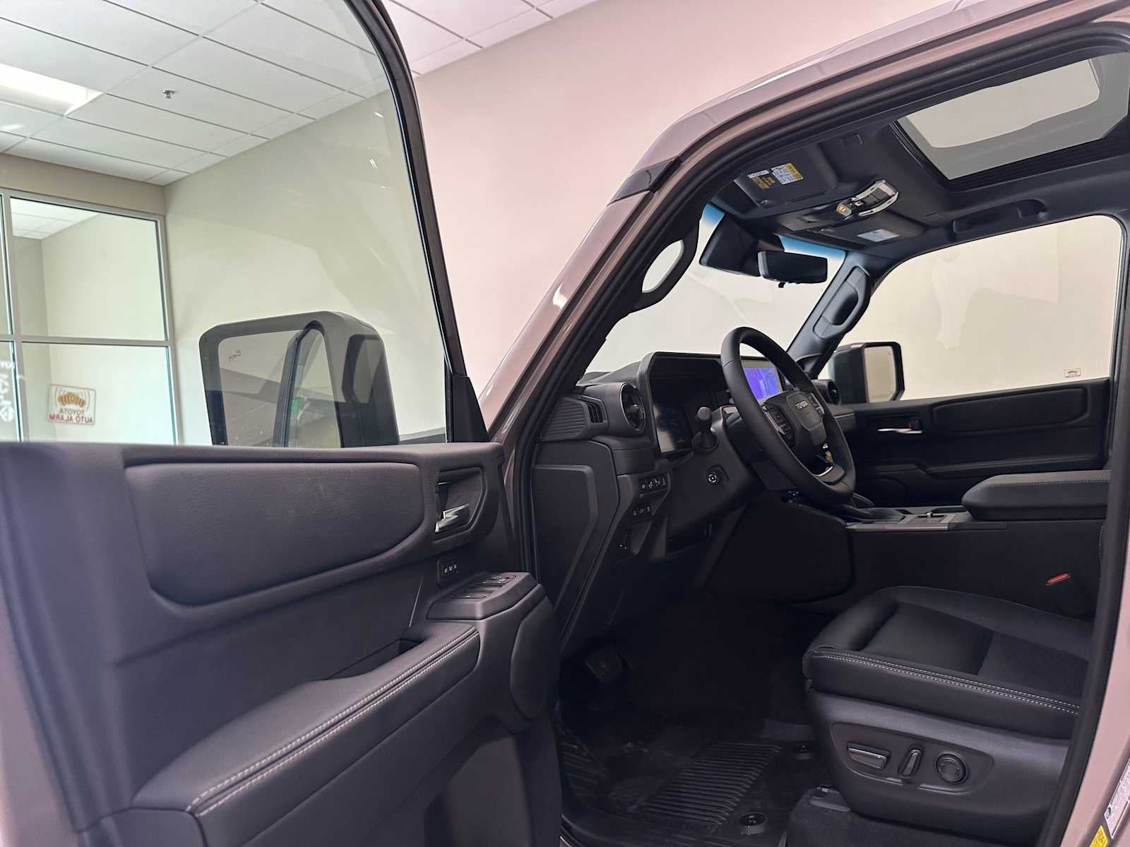 2026 Toyota Land Cruiser 4WD (Natl)