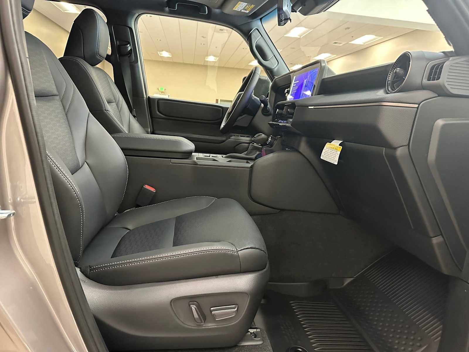 2026 Toyota Land Cruiser 4WD (Natl)