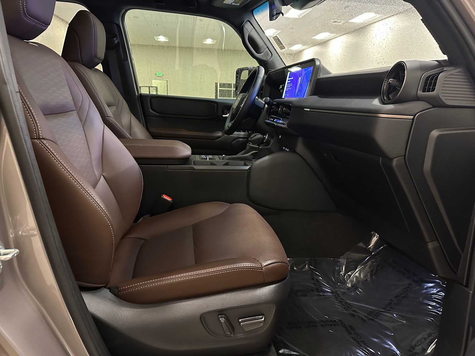 2025 Toyota Land Cruiser 4WD (Natl)