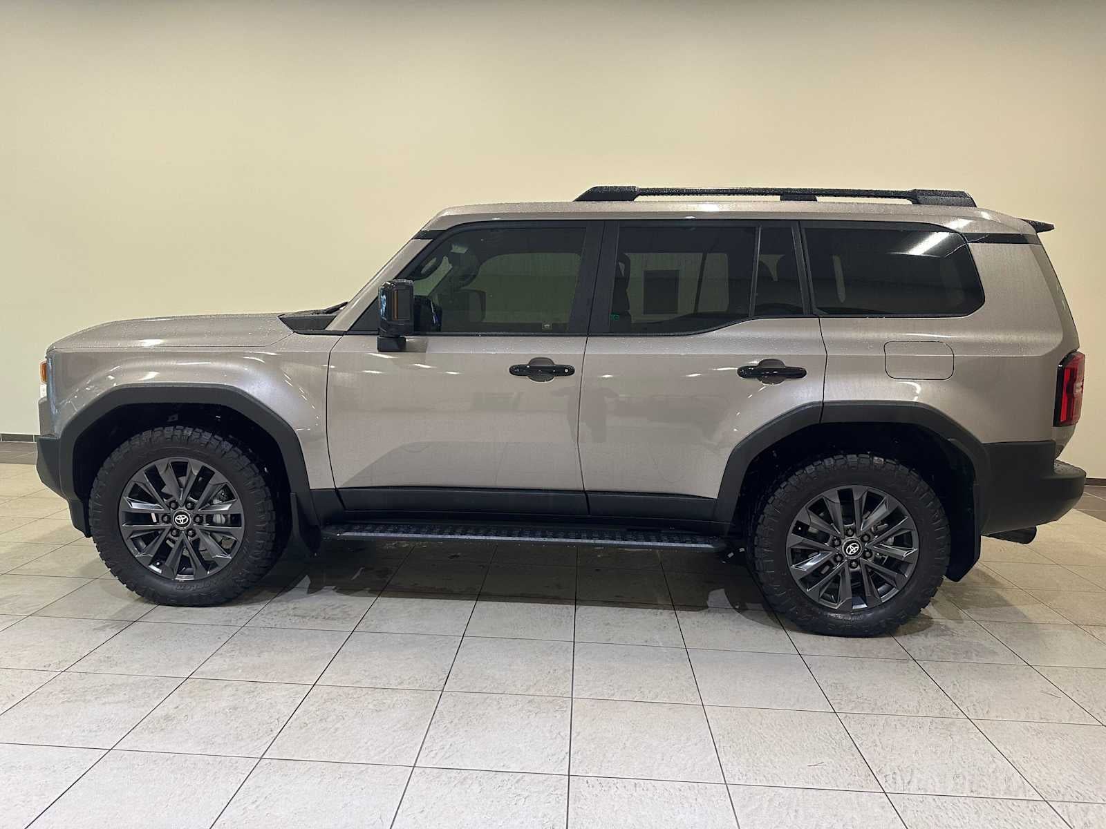 2025 Toyota Land Cruiser 4WD (Natl)