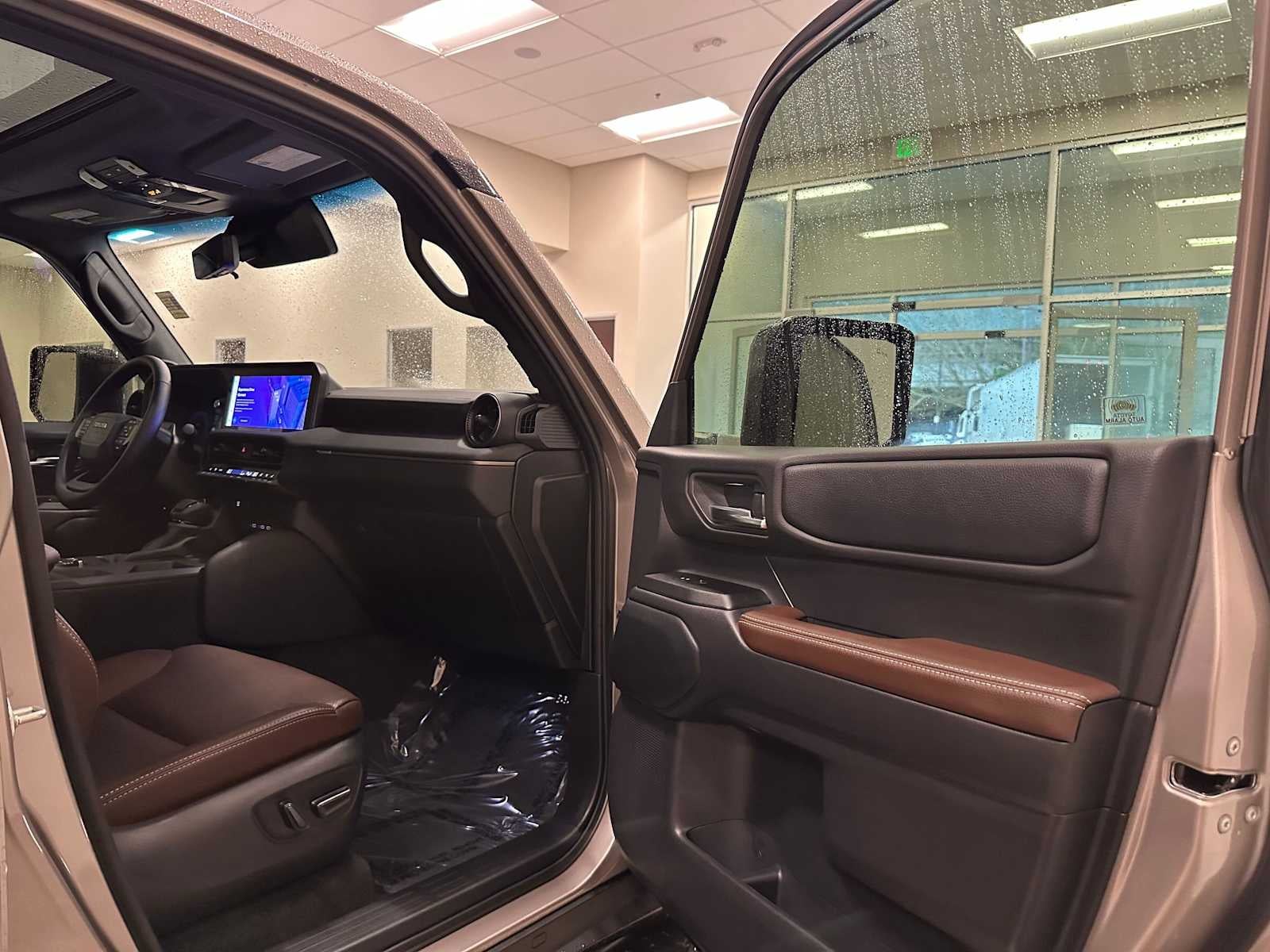 2025 Toyota Land Cruiser 4WD (Natl)