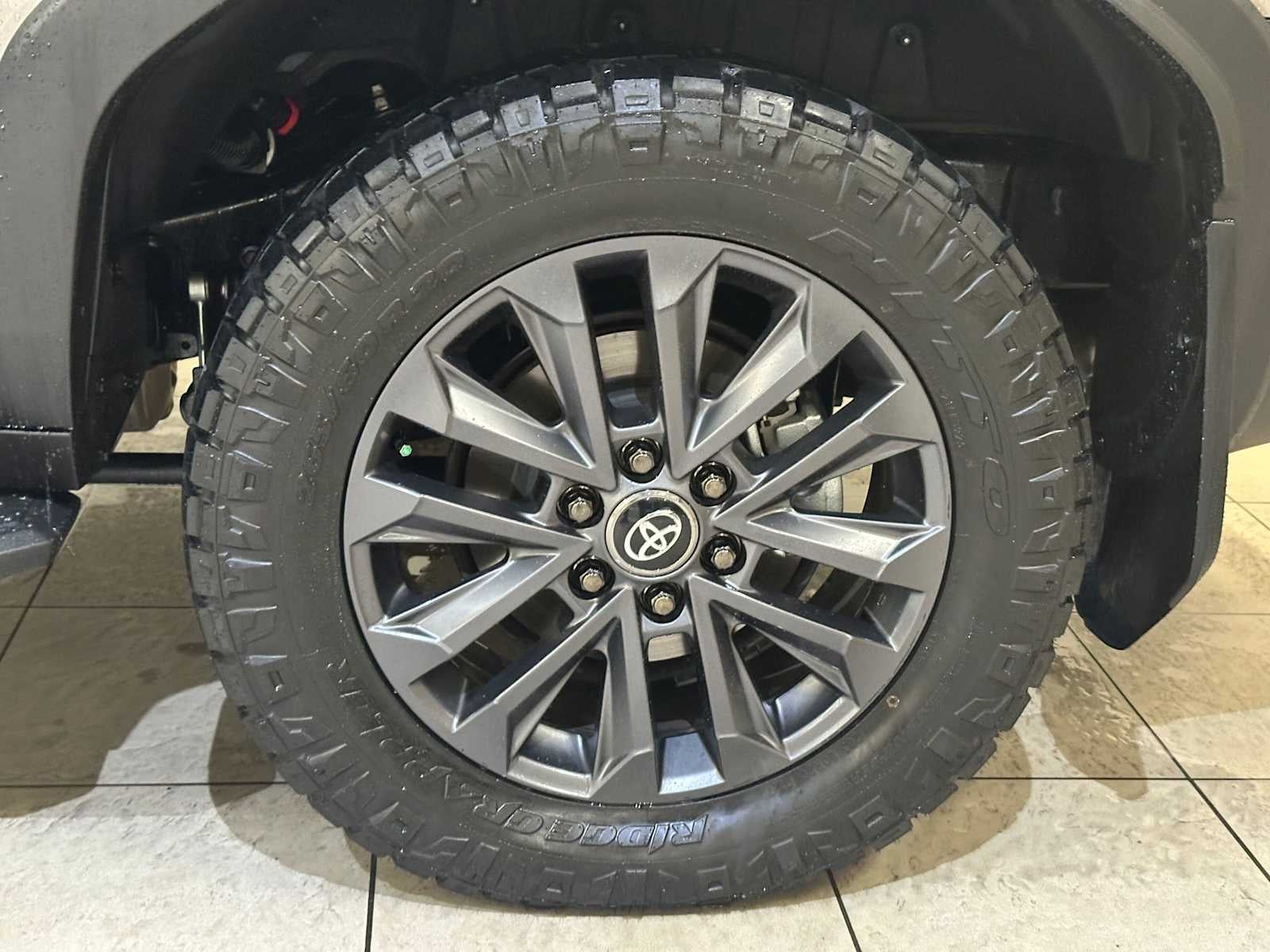 2025 Toyota Land Cruiser 4WD (Natl)