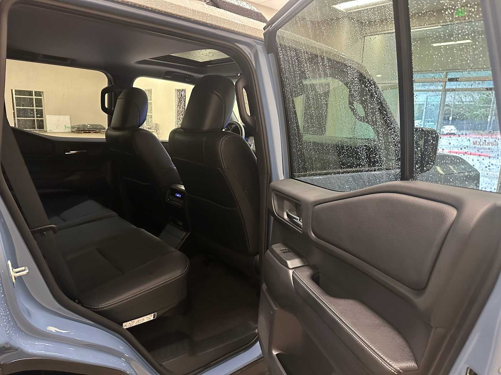 2025 Toyota Land Cruiser 4WD (Natl)