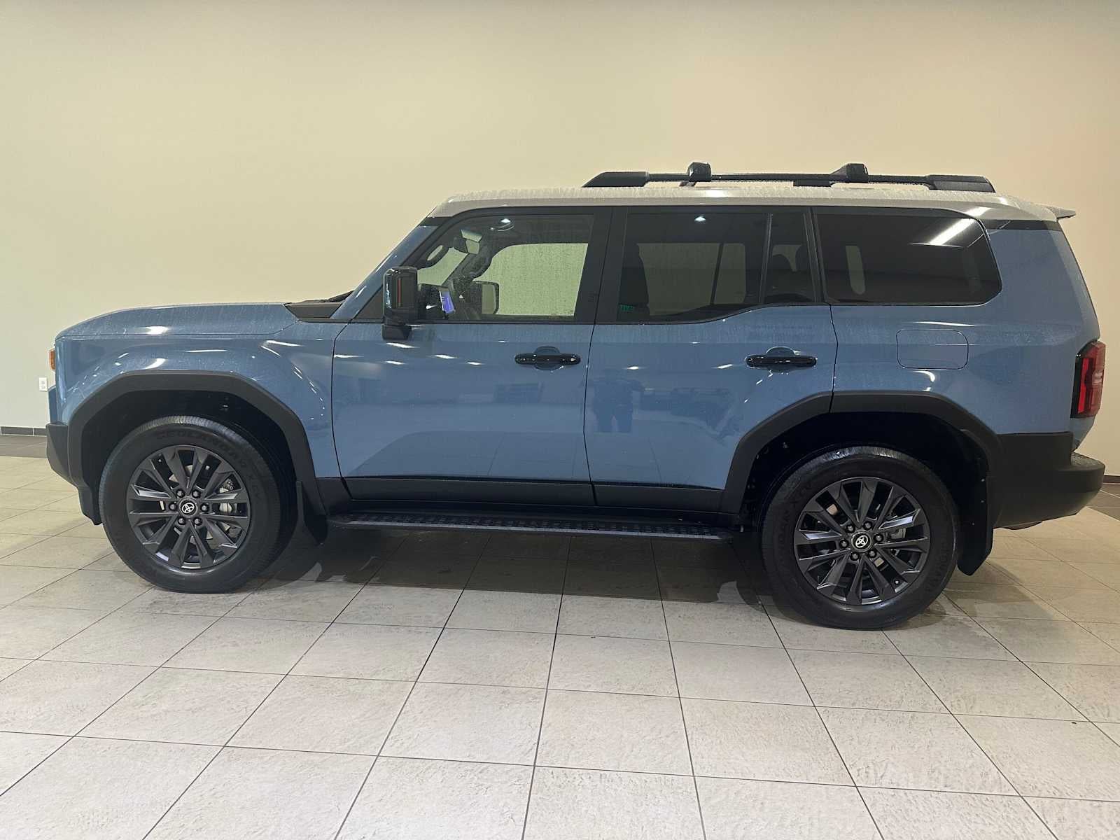 2025 Toyota Land Cruiser 4WD (Natl)