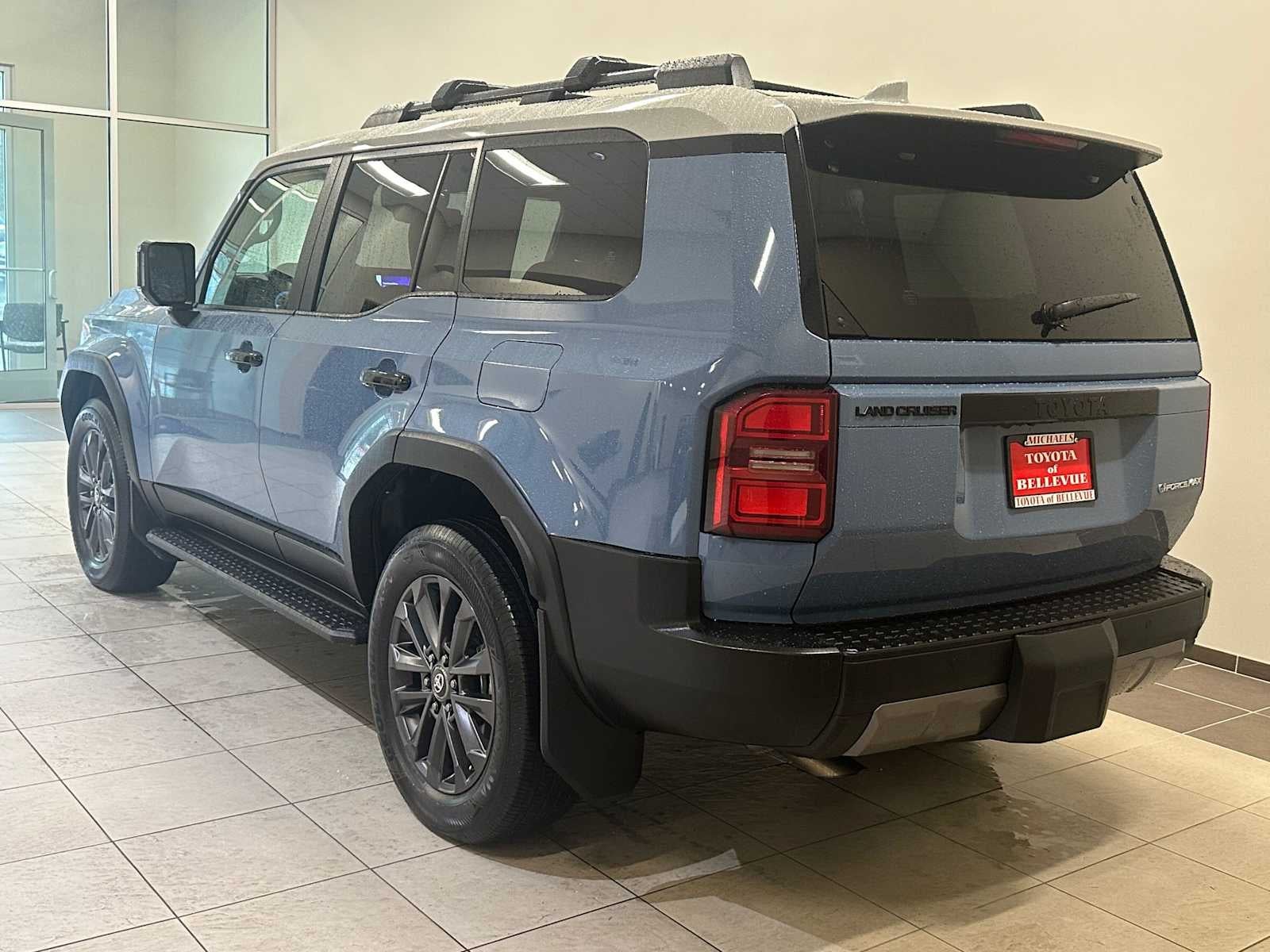 2025 Toyota Land Cruiser 4WD (Natl)