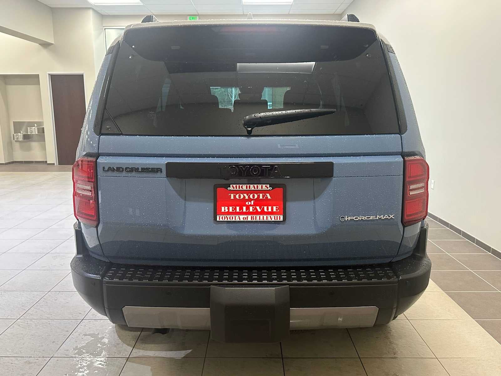 2025 Toyota Land Cruiser 4WD (Natl)