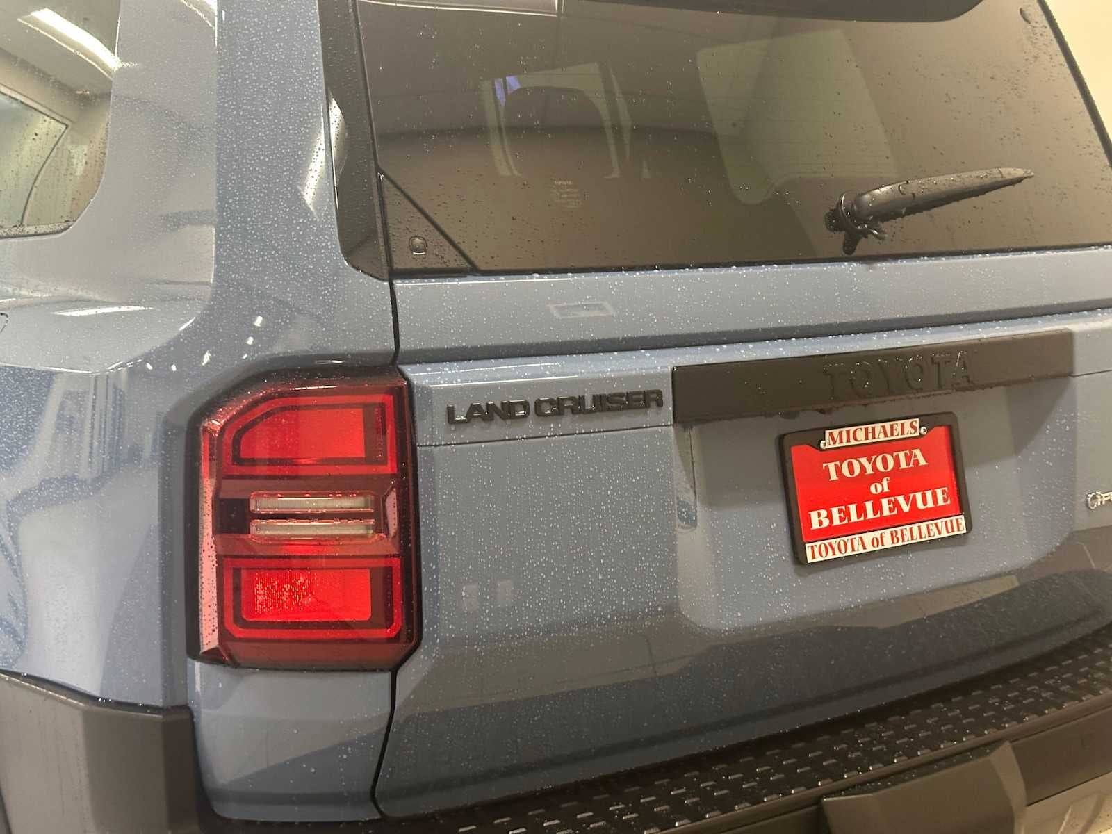 2025 Toyota Land Cruiser 4WD (Natl)