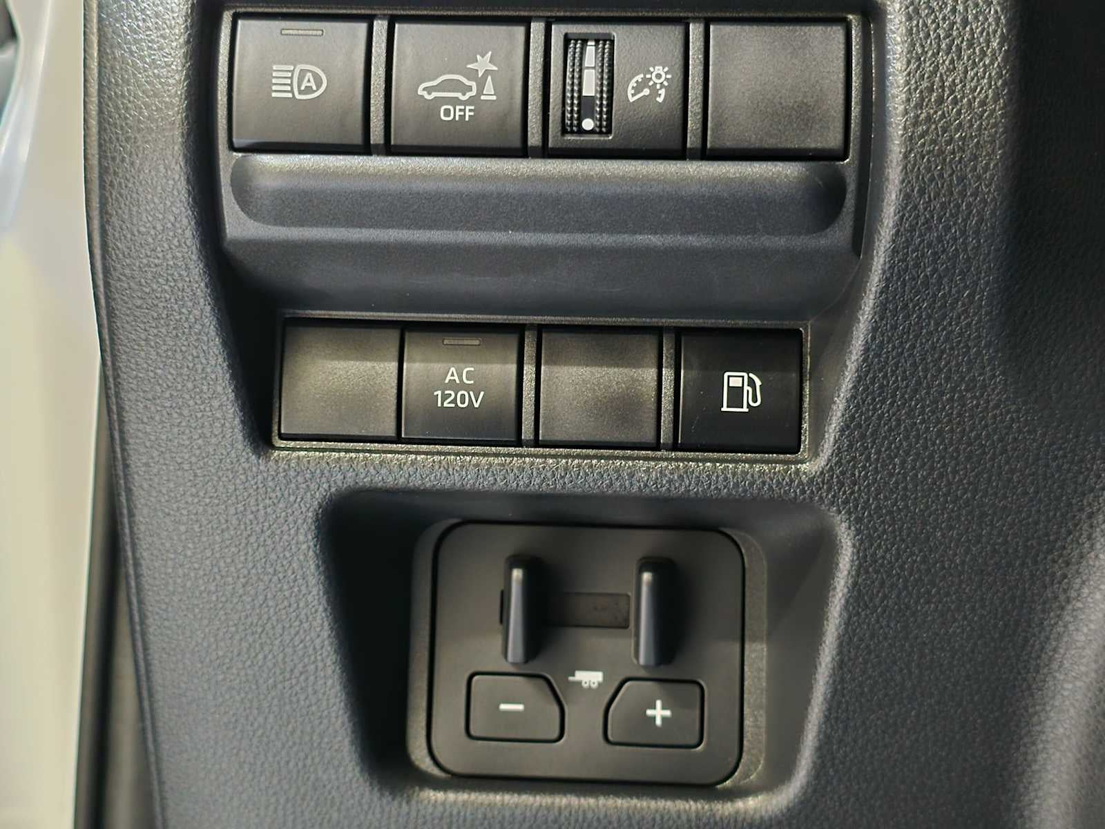 2024 Toyota Land Cruiser 4WD (Natl)
