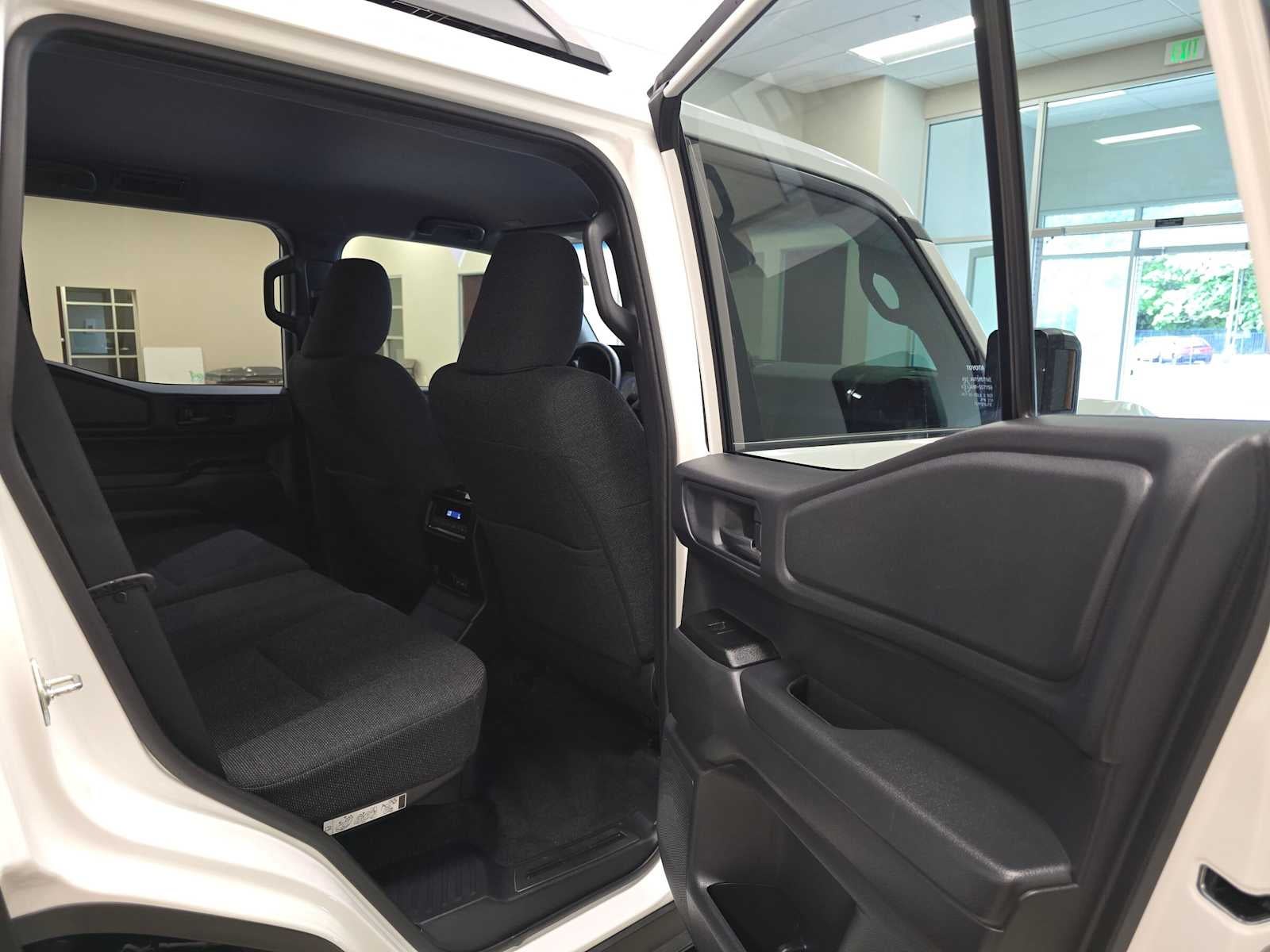 2024 Toyota Land Cruiser 4WD (Natl)