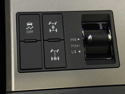 2025 Toyota Land Cruiser 4WD (Natl)