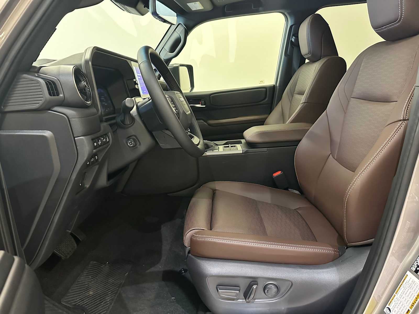 2025 Toyota Land Cruiser 4WD (Natl)