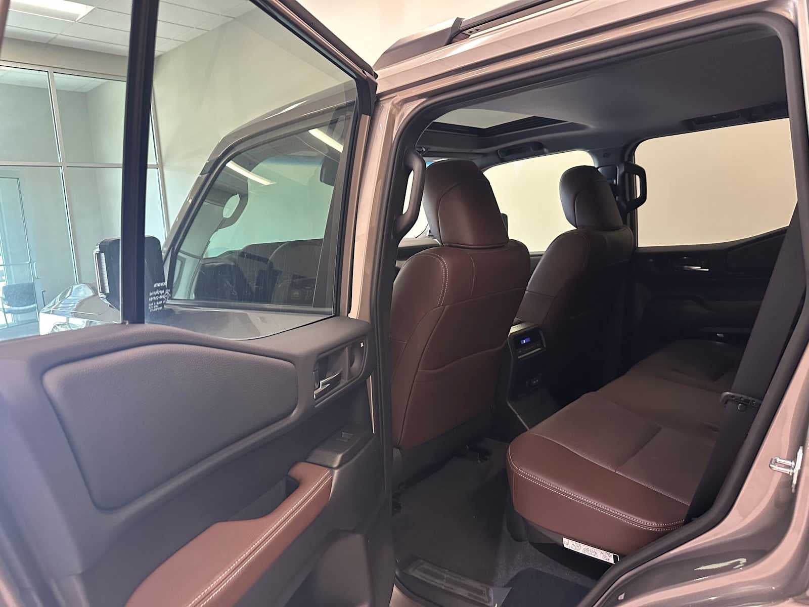 2025 Toyota Land Cruiser 4WD (Natl)