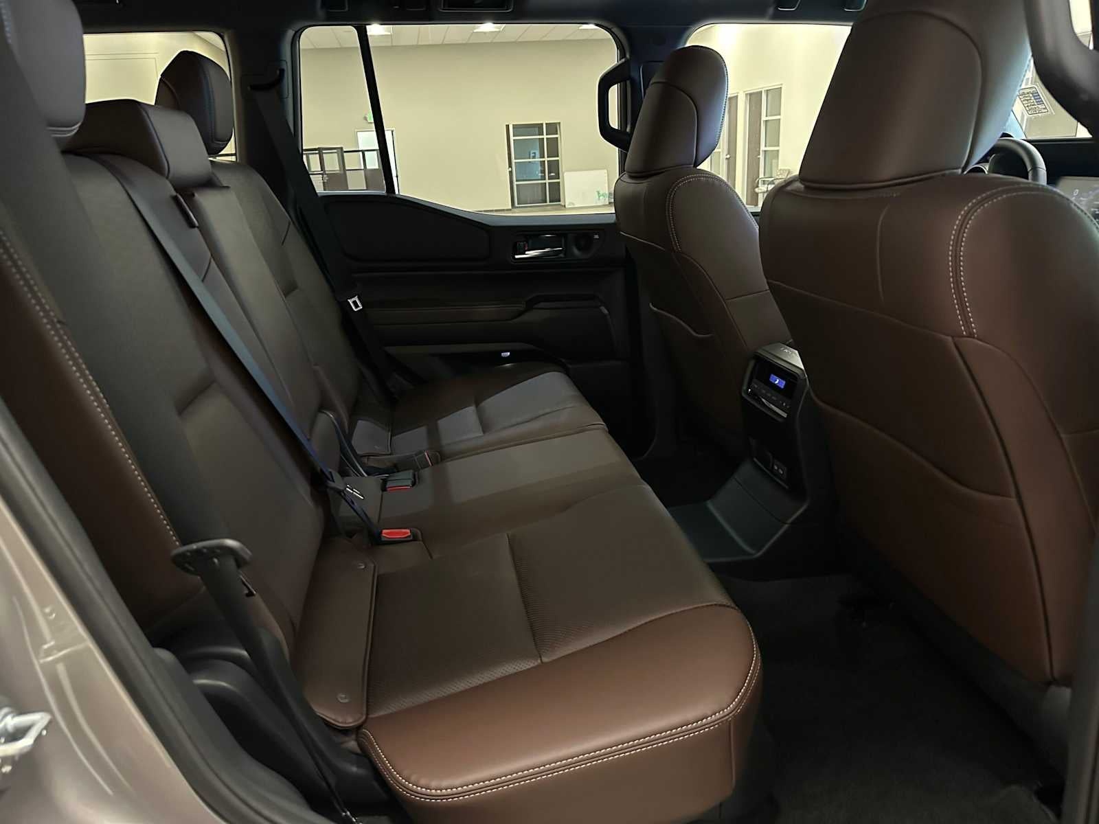 2025 Toyota Land Cruiser 4WD (Natl)