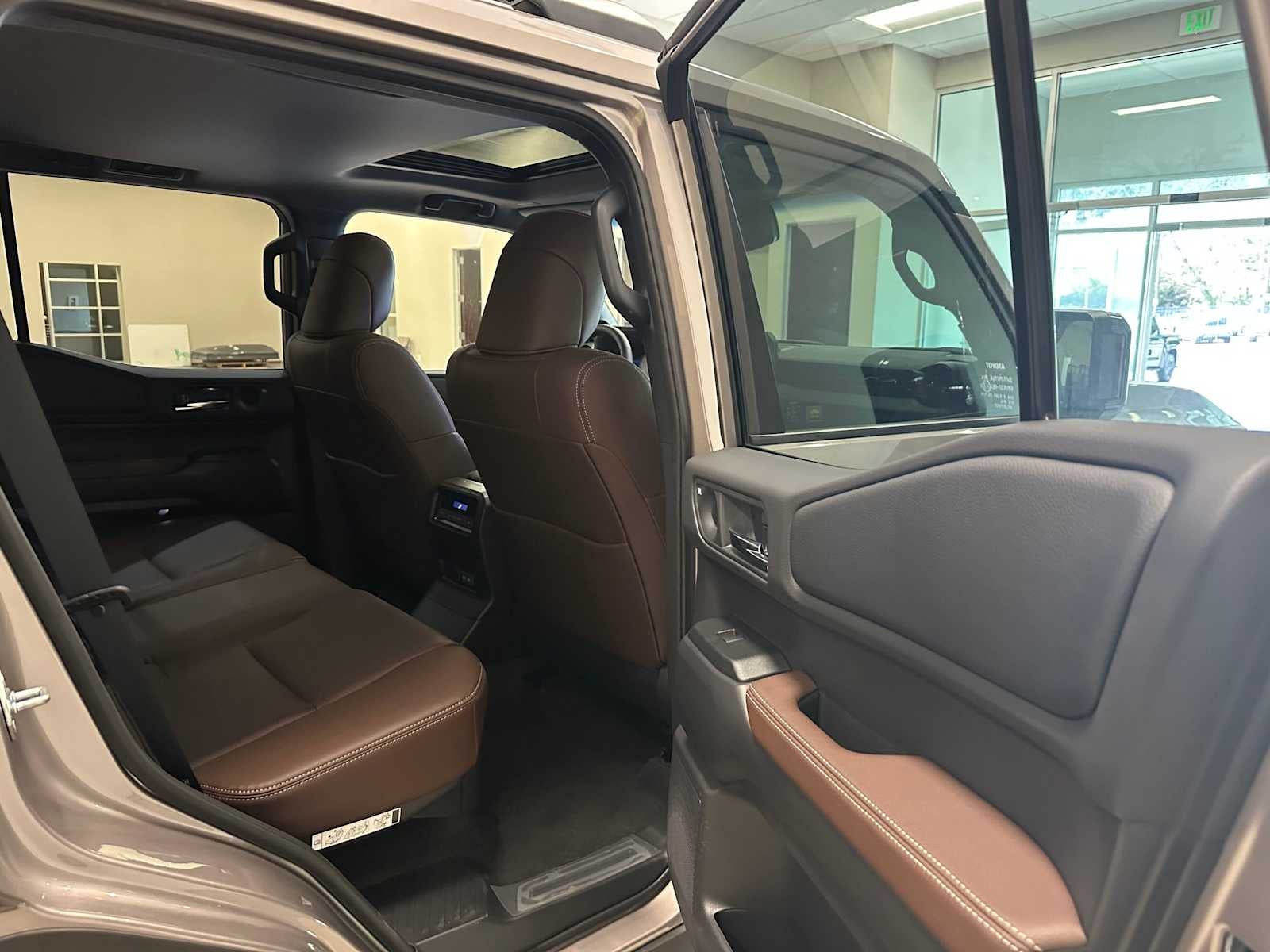2025 Toyota Land Cruiser 4WD (Natl)