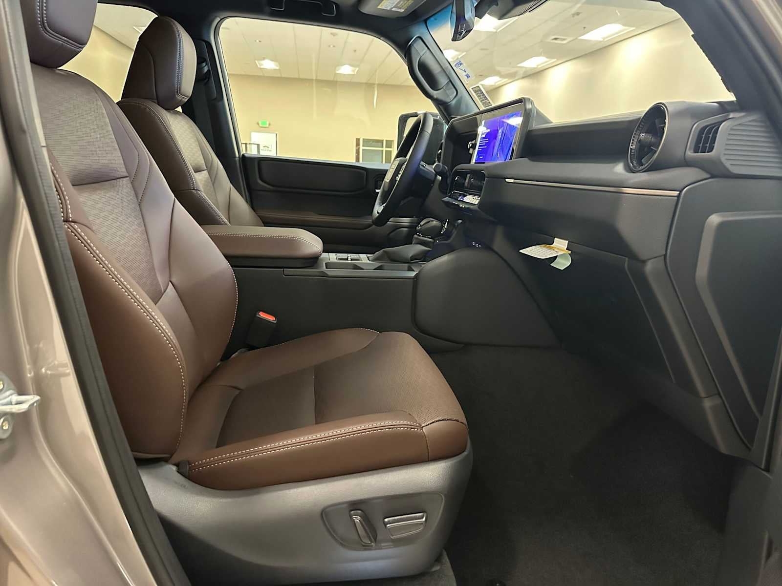 2025 Toyota Land Cruiser 4WD (Natl)
